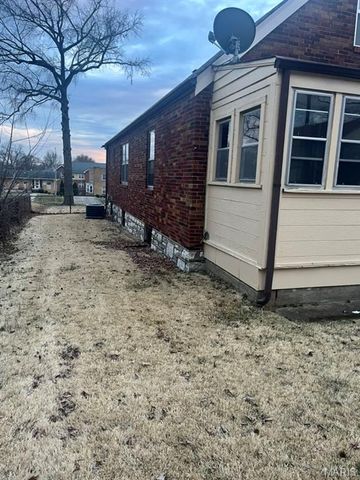 6351 Garesche Avenue, Jennings, MO 63136