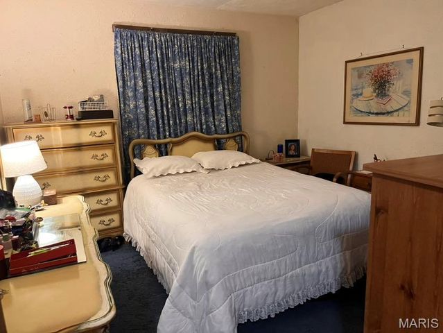 6351 Garesche Avenue, Jennings, MO 63136