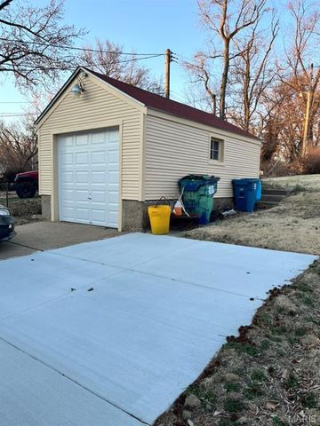 6351 Garesche Avenue, Jennings, MO 63136