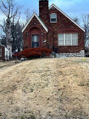 6351 Garesche Avenue, Jennings, MO 63136