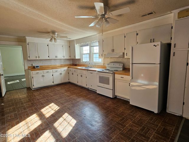 511 Balsey Street, Clinton, NC 28328