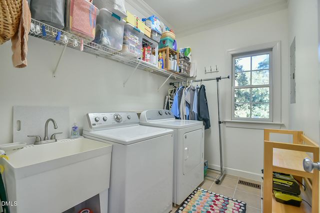 104 Dairy Glen Road, Chapel Hill, NC 27516