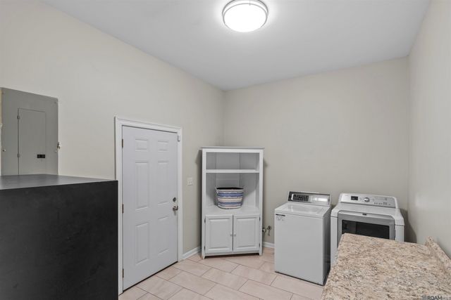 1588 Lake Pointe Ave, Zachary, LA 70791