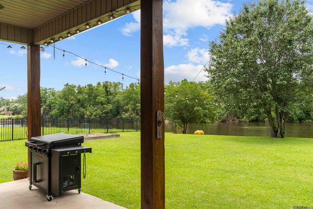 1588 Lake Pointe Ave, Zachary, LA 70791