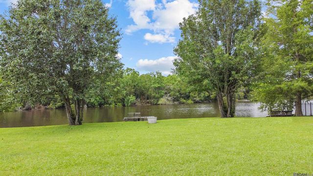 1588 Lake Pointe Ave, Zachary, LA 70791