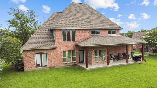 1588 Lake Pointe Ave, Zachary, LA 70791