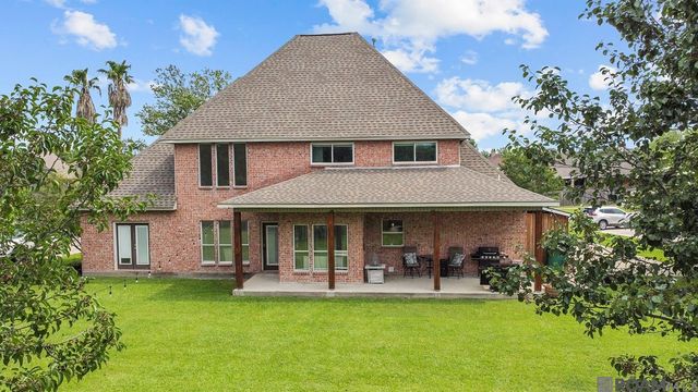 1588 Lake Pointe Ave, Zachary, LA 70791