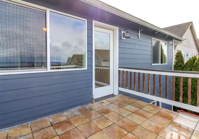 17806 106th Street E, Bonney Lake, WA 98391