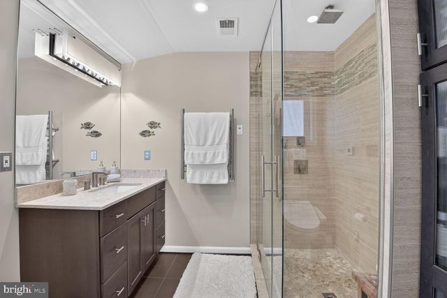 10211 OLDFIELD DR, Kensington, MD 20895