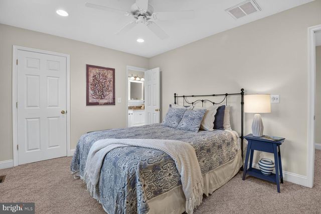 10211 OLDFIELD DR, Kensington, MD 20895