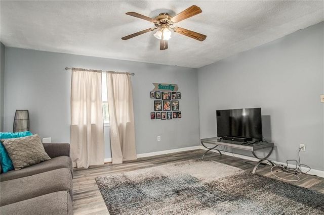 9251 Liggett Road, Kansas City, KS 66109