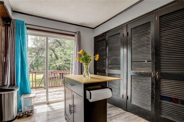 9251 Liggett Road, Kansas City, KS 66109