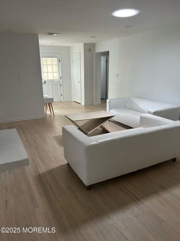 17 Palmer Avenue, West Long Branch, NJ 07764