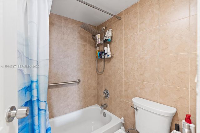 3675 N Country Club Dr 2201, Aventura, FL 33180