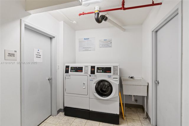 3675 N Country Club Dr 2201, Aventura, FL 33180