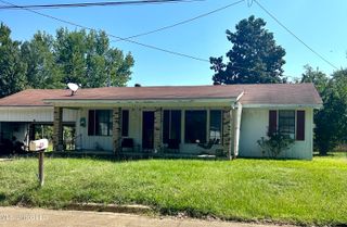 2236 Long Street, Grenada, MS 38901