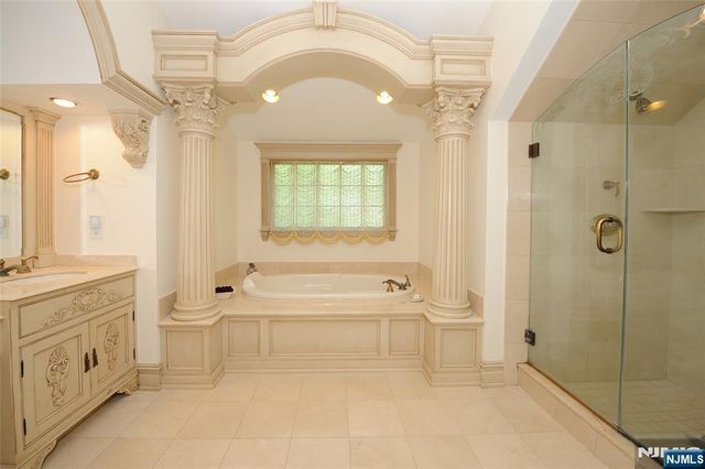 273 Joshua Lane, Wyckoff, NJ 07481