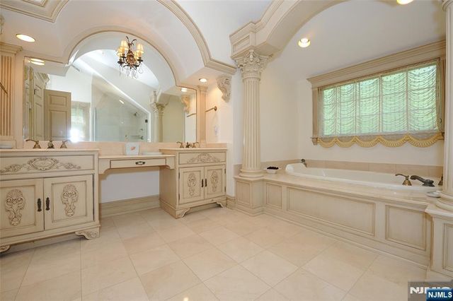 273 Joshua Lane, Wyckoff, NJ 07481