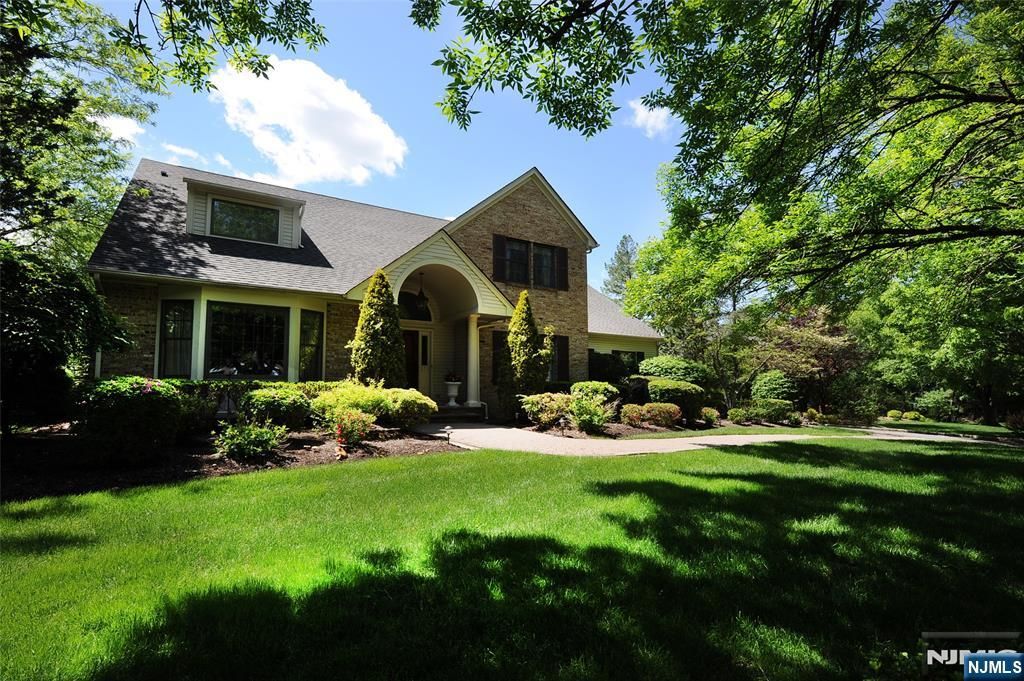 273 Joshua Lane, Wyckoff, NJ 07481