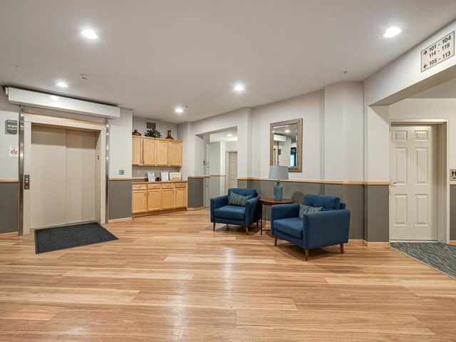 3600 Wooddale Avenue S 304, Saint Louis Park, MN 55416