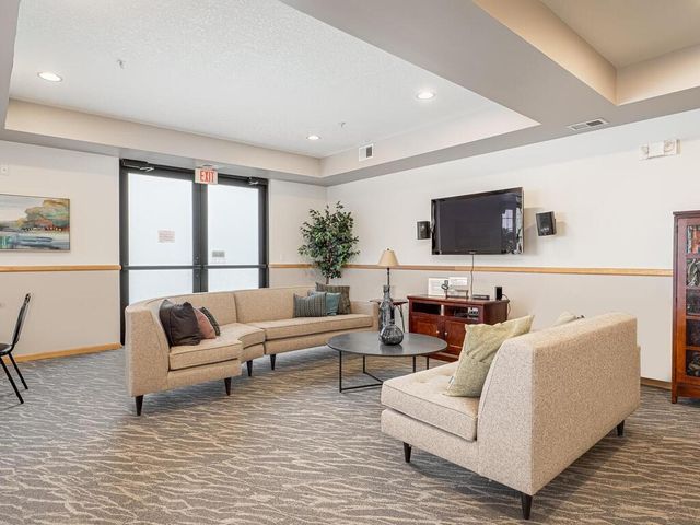 3600 Wooddale Avenue S 304, Saint Louis Park, MN 55416