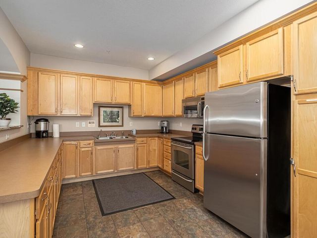 3600 Wooddale Avenue S 304, Saint Louis Park, MN 55416