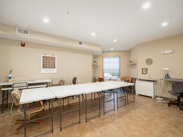 3600 Wooddale Avenue S 304, Saint Louis Park, MN 55416