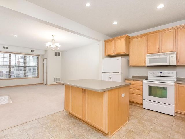 3600 Wooddale Avenue S 304, Saint Louis Park, MN 55416
