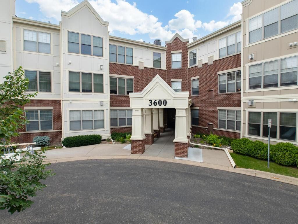 3600 Wooddale Avenue S 304, Saint Louis Park, MN 55416