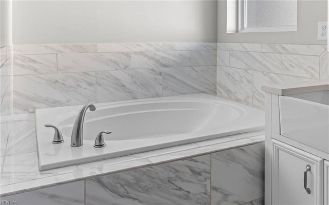 2003 Anthony PL, Suffolk, VA 23432