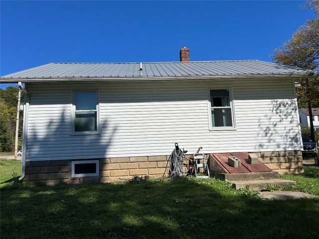 14381 BALDWIN Street Ext, Meadville, PA 16335