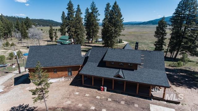 31/33 Bacon Creek Rd, Cascade, ID 83611