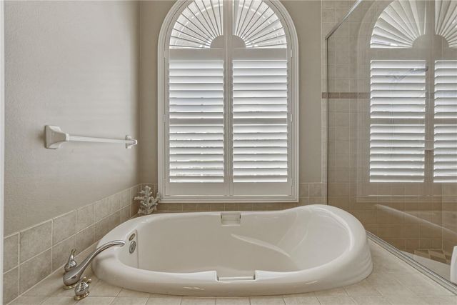 33909 AMERICANA AVENUE, Dade City, FL 33525