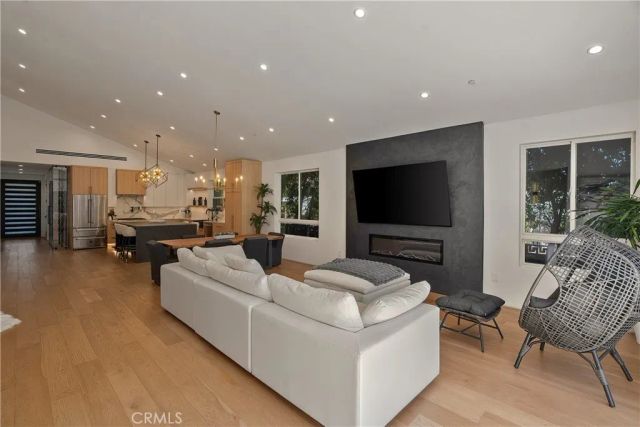 5715 Troost Avenue, North Hollywood, CA 91601