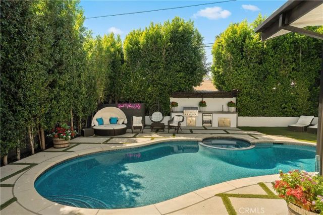 5715 Troost Avenue, North Hollywood, CA 91601