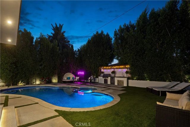 5715 Troost Avenue, North Hollywood, CA 91601