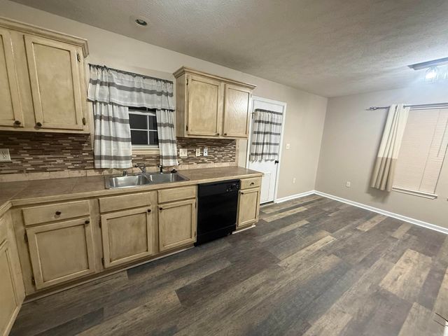 104 Donna Kay Drive, Greenbrier, AR 72058