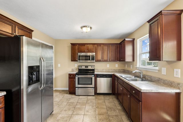 150 Lizzie Rd, Ashland City, TN 37015