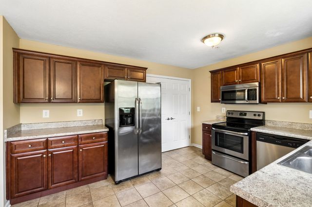 150 Lizzie Rd, Ashland City, TN 37015