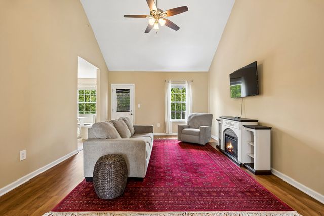 150 Lizzie Rd, Ashland City, TN 37015