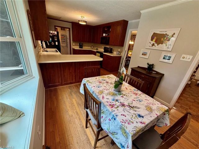 4400 Oak Hollow Drive, High Point, NC 27265