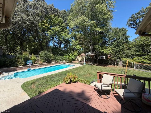 4400 Oak Hollow Drive, High Point, NC 27265