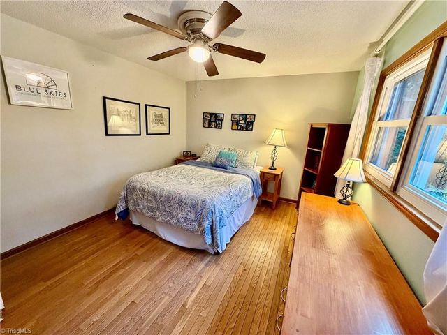 4400 Oak Hollow Drive, High Point, NC 27265