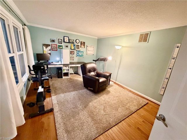 4400 Oak Hollow Drive, High Point, NC 27265