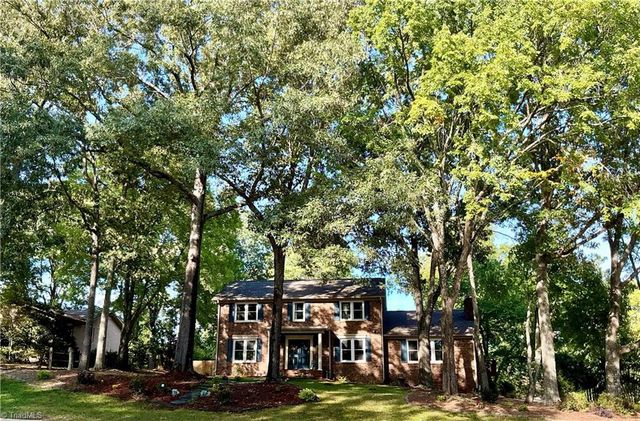 4400 Oak Hollow Drive, High Point, NC 27265