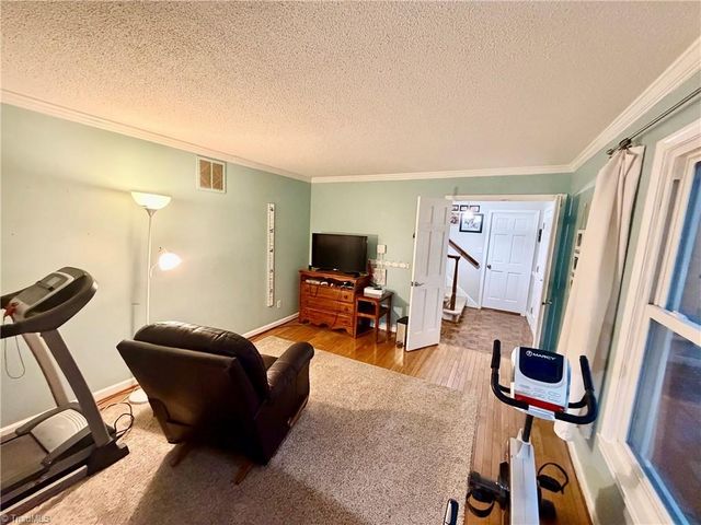 4400 Oak Hollow Drive, High Point, NC 27265