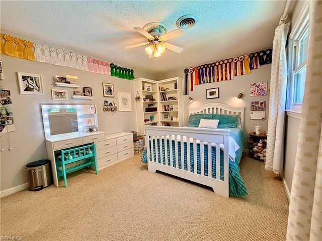 4400 Oak Hollow Drive, High Point, NC 27265