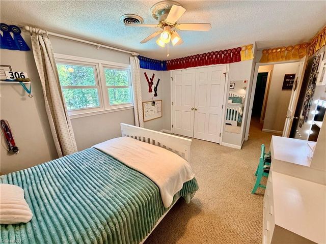 4400 Oak Hollow Drive, High Point, NC 27265