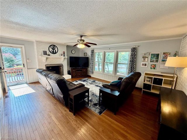 4400 Oak Hollow Drive, High Point, NC 27265