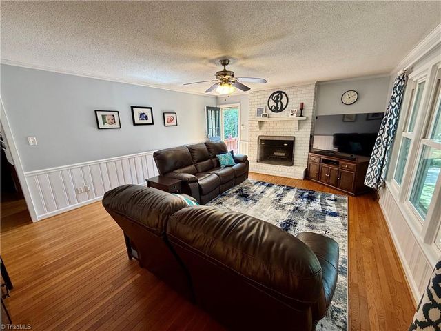 4400 Oak Hollow Drive, High Point, NC 27265